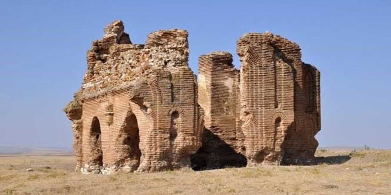 Tarihi Üçayak Kilisesi’ni yapay zeka resmetti