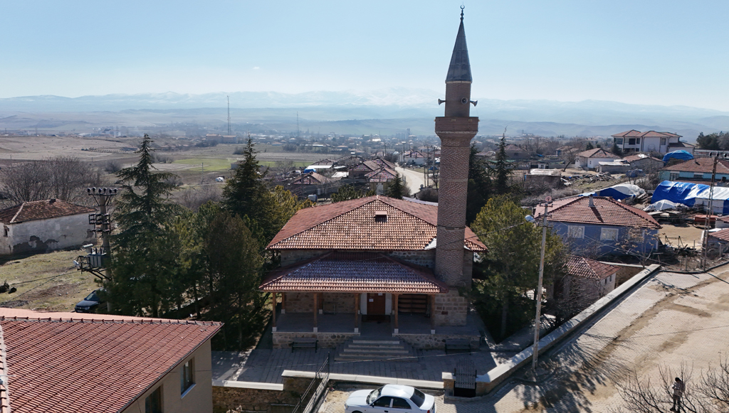 9 asırdır ibadete açık