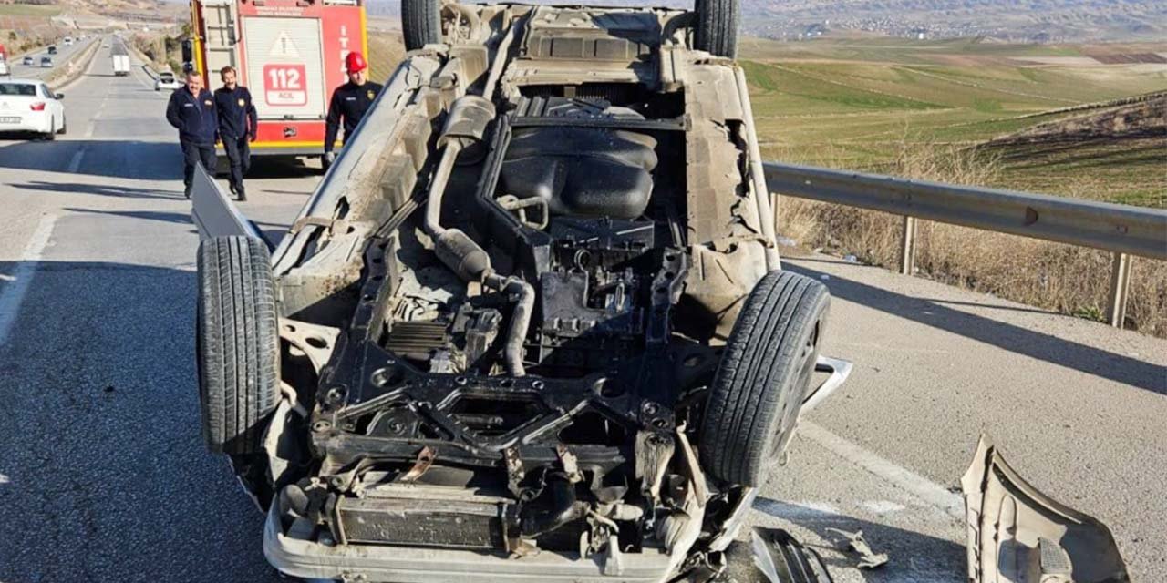 Kırıkkale’de kontrolden çıkan araç yola devrildi