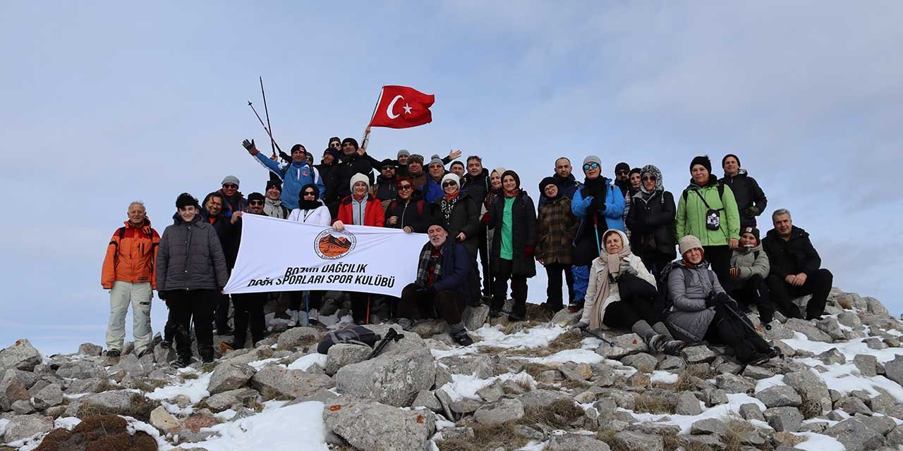Bozkır Dağcılık İdris Dağı zirvesinde