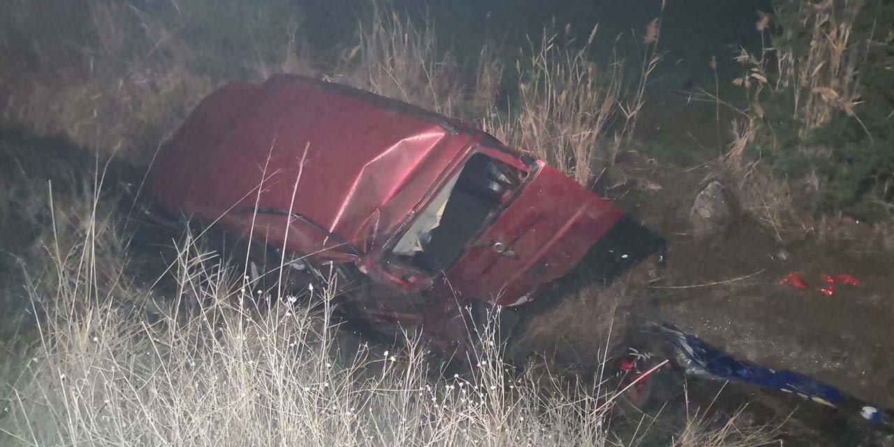 Otomobil sulama kanalına düştü