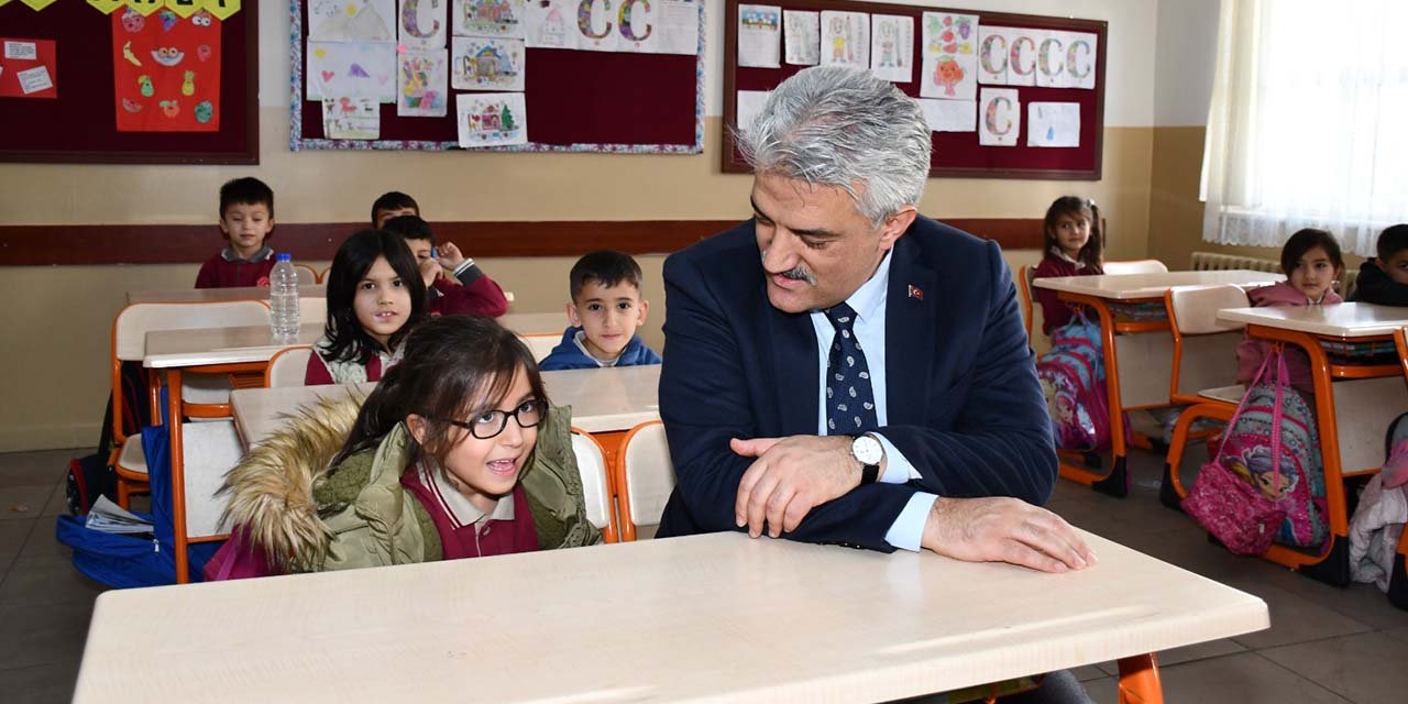 Vali Makas’tan öğrencilere kitap okuma tavsiyesi