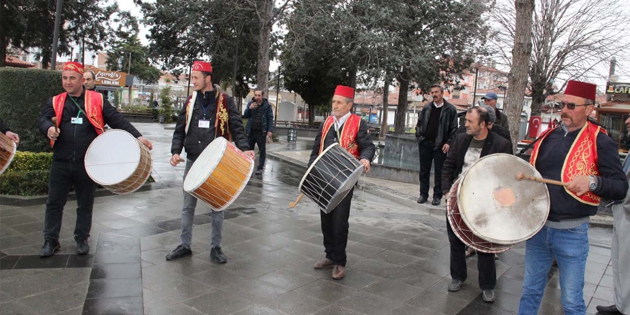 Davulculara bahşiş yasağı getirildi