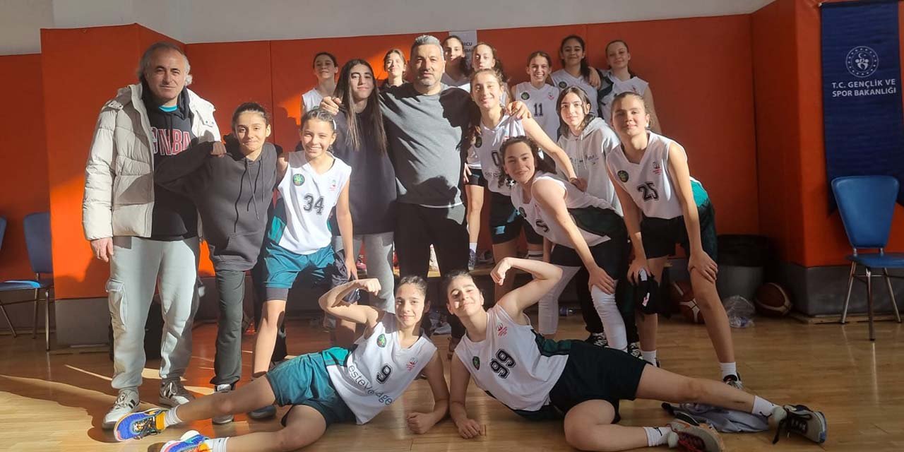 Basketbol ustası ve takımından önemli başarı