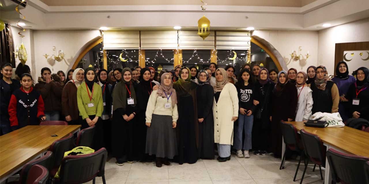 Lise öğrencilerine yönelik iftar programı düzenlendi