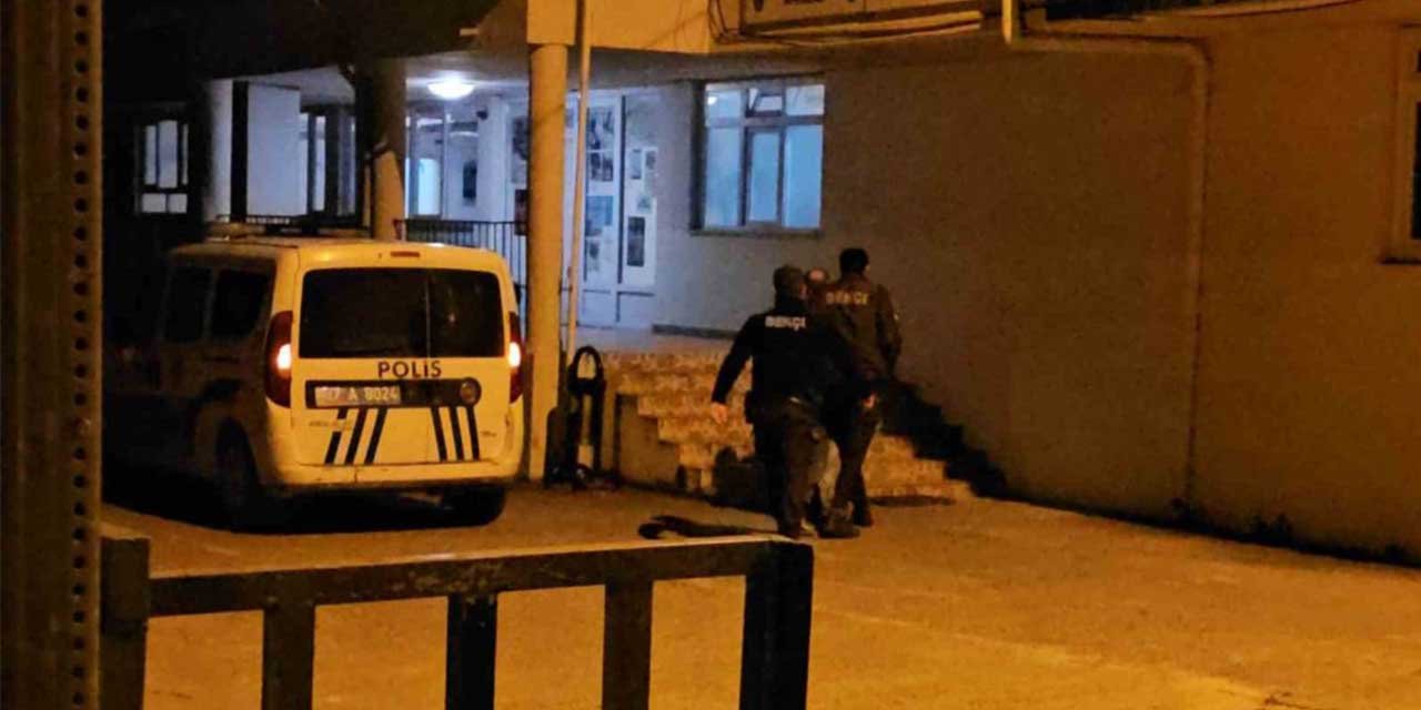 Kavga ettiği kişiye benzetti, tüfekle rehin aldı