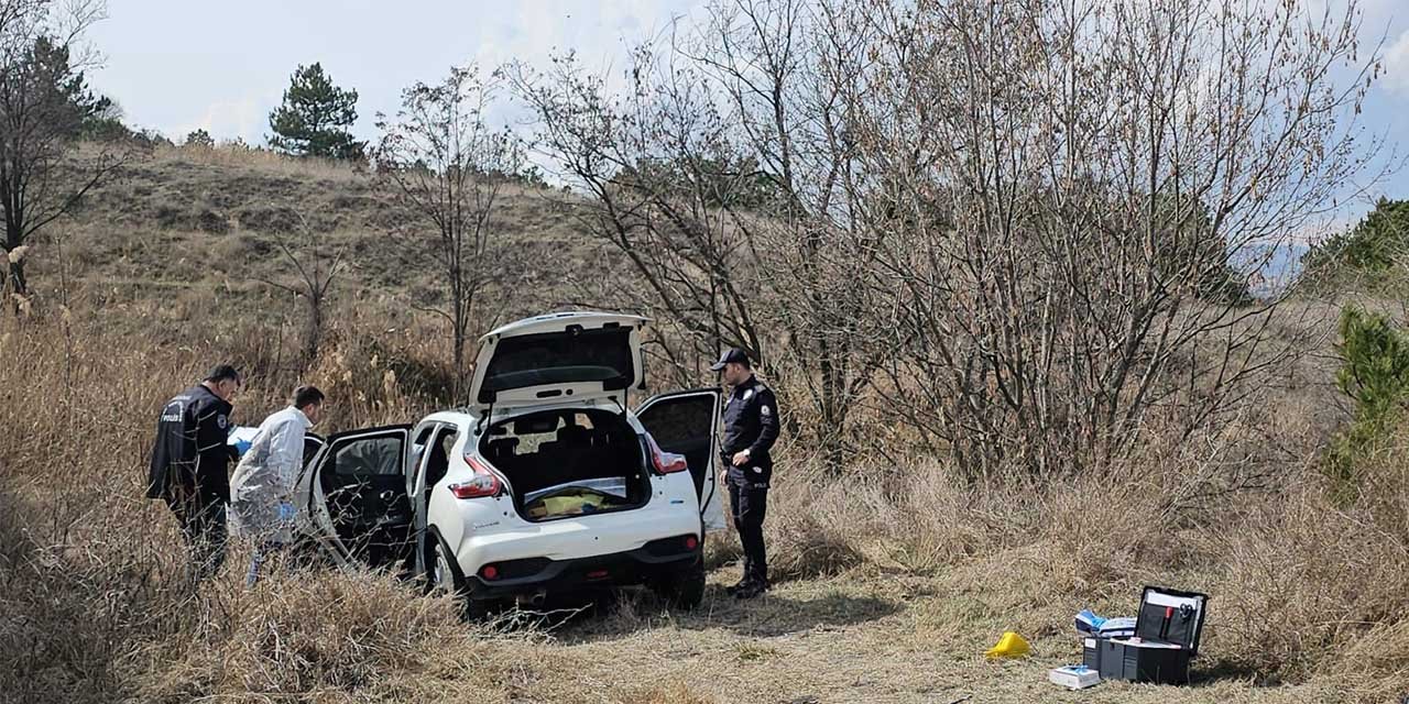 Boşanma aşamasındaki eşini vurup intihar etti!