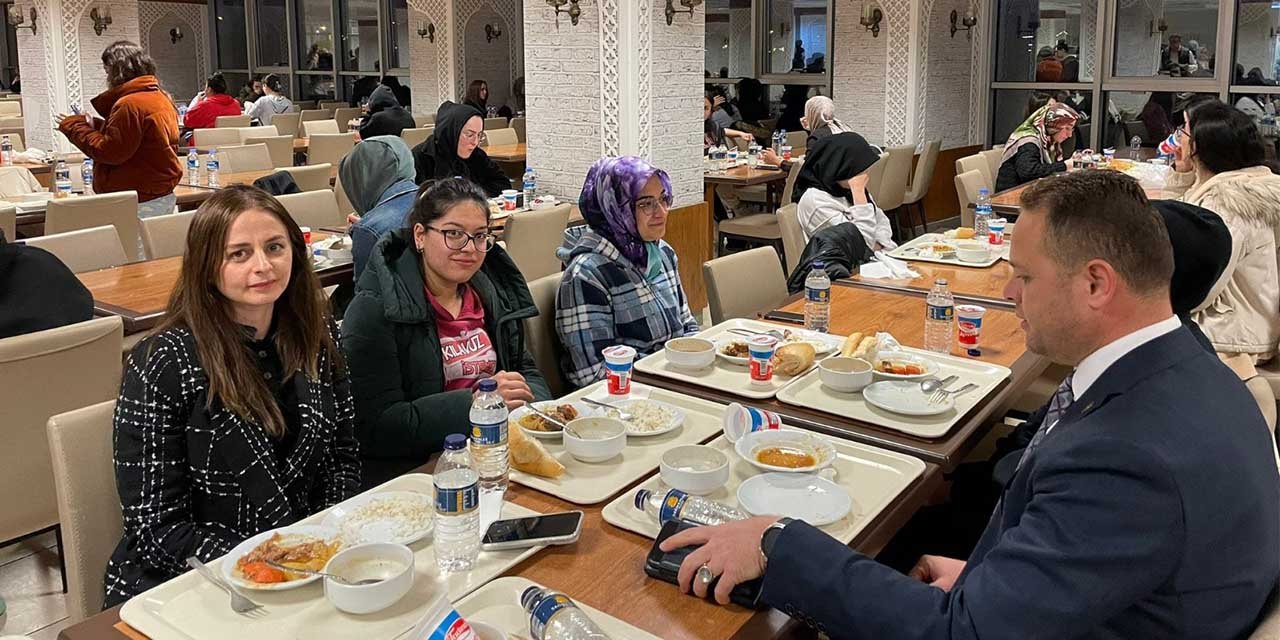Kırıkkale’de yurtta kalan öğrenciler iftarda buluştu