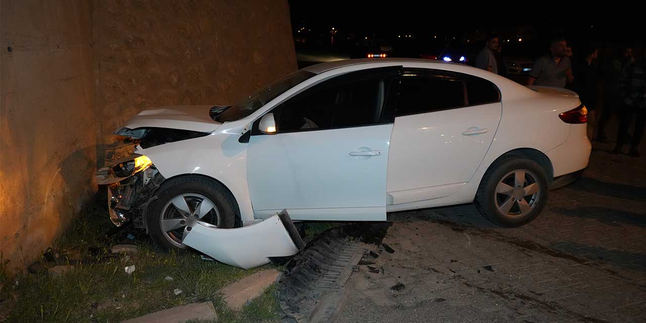 Kırıkkale’de iki otomobil kafa kafaya çarpıştı