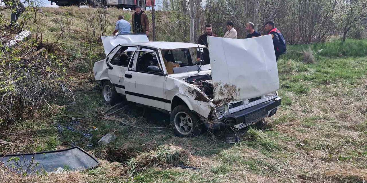Kontrolden çıkan otomobil tarlaya uçtu: 4 yaralı