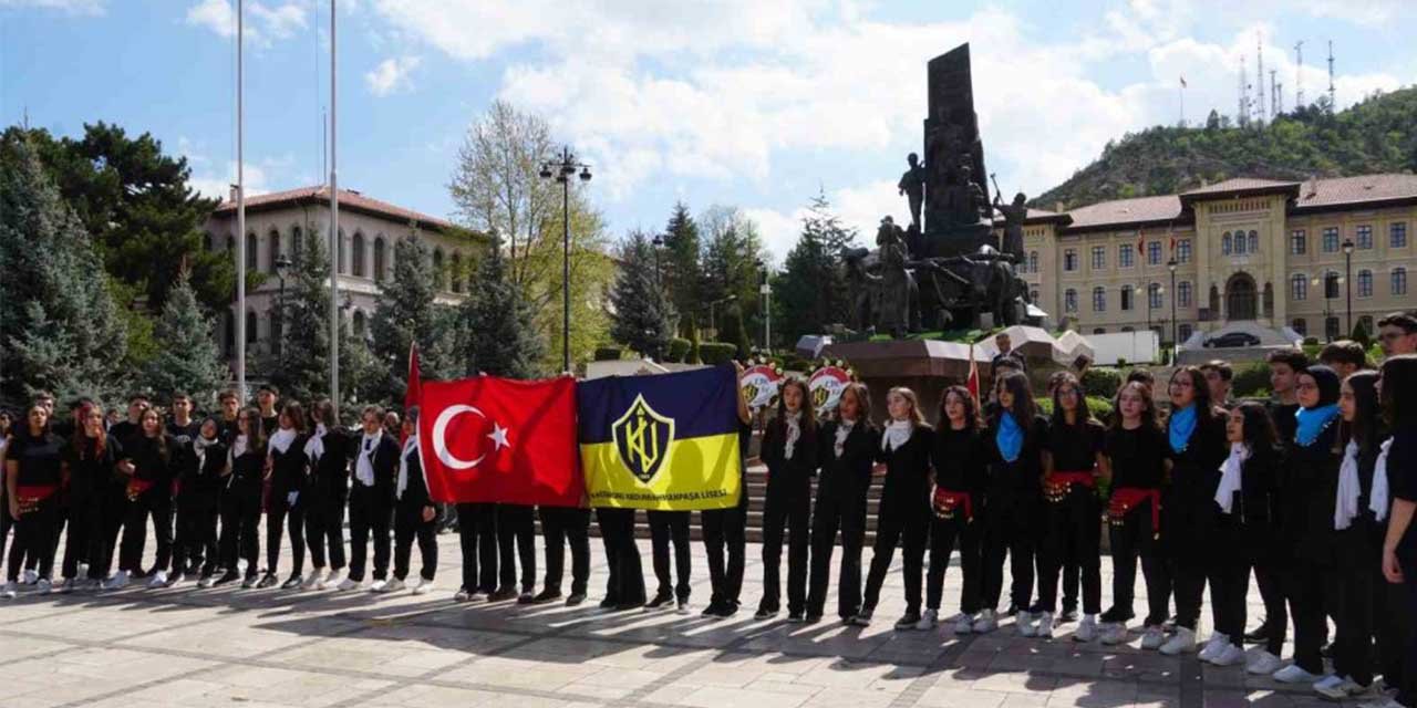 Çanakkale Savaşı’nda 3 dönem mezun veremeyen lise, 139. yılını kutluyor