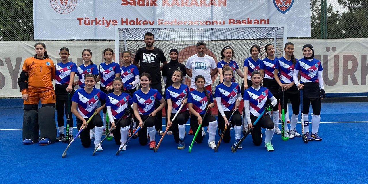 Helal olsun kızlar! Hokeyin kızlarından ikincilik gururu