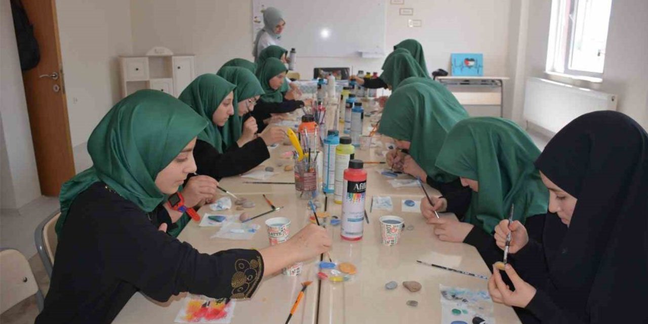 Hafızlık öğrencileri sanatla motive oluyor