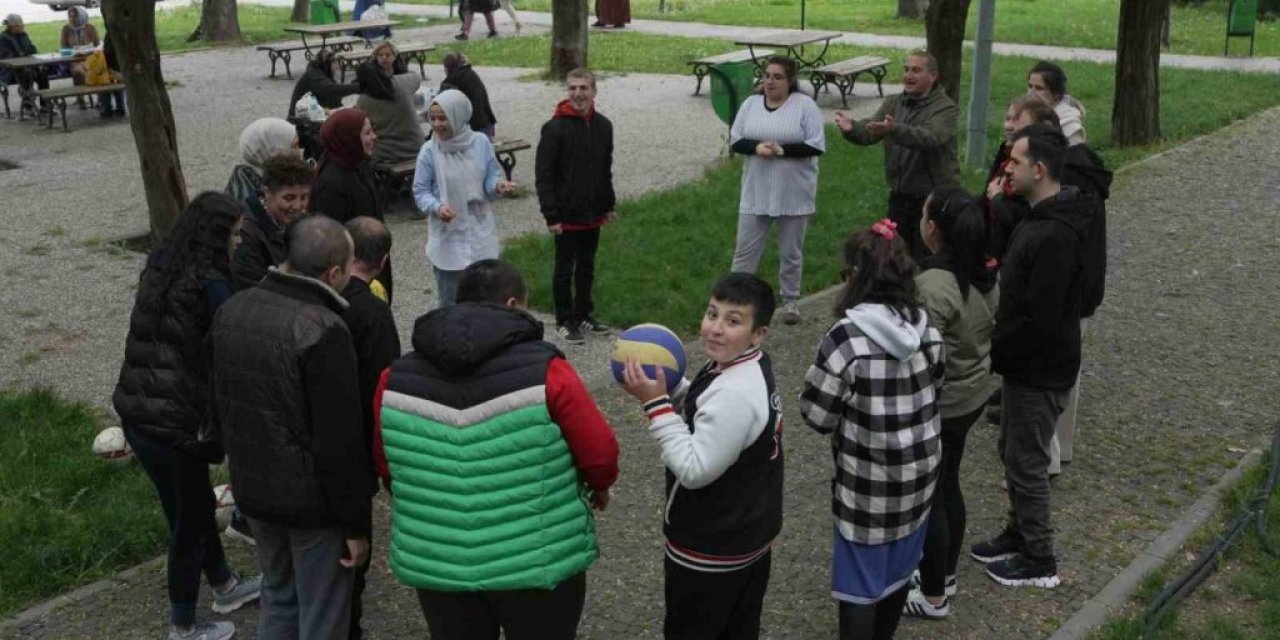 Engelli Eğitim Merkezi öğrencileri Hıdırellez’i kutladı