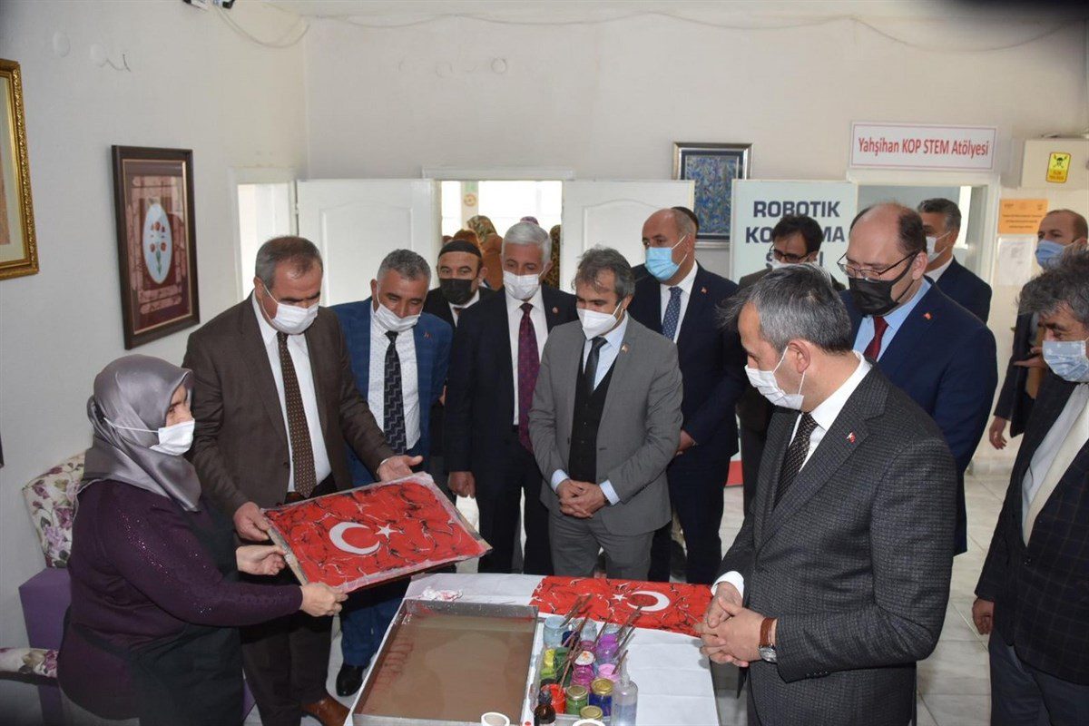 450 aileye 250 TL'lik alışveriş çeki