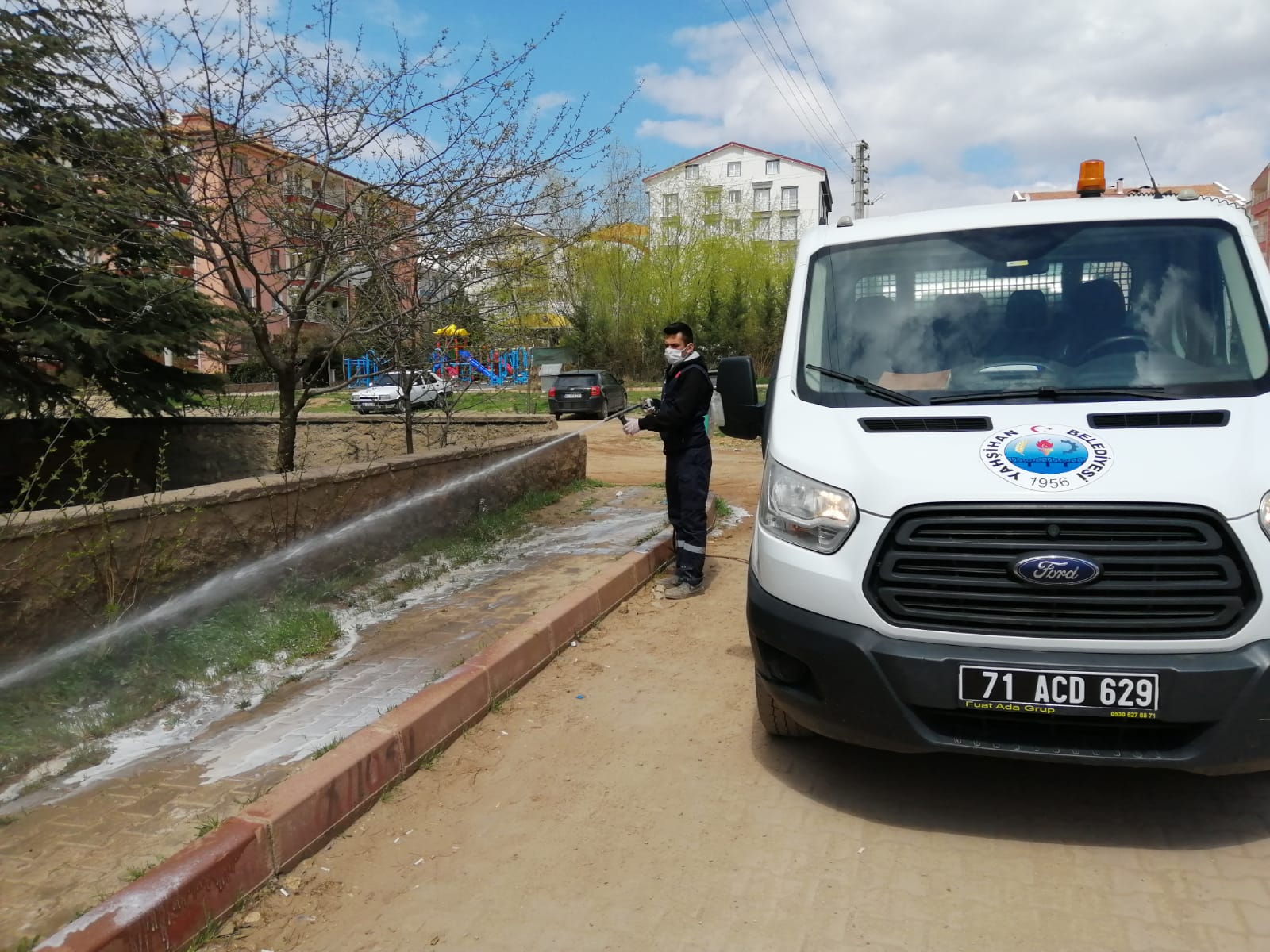 Yahşihan’da yabani otlarla mücadele