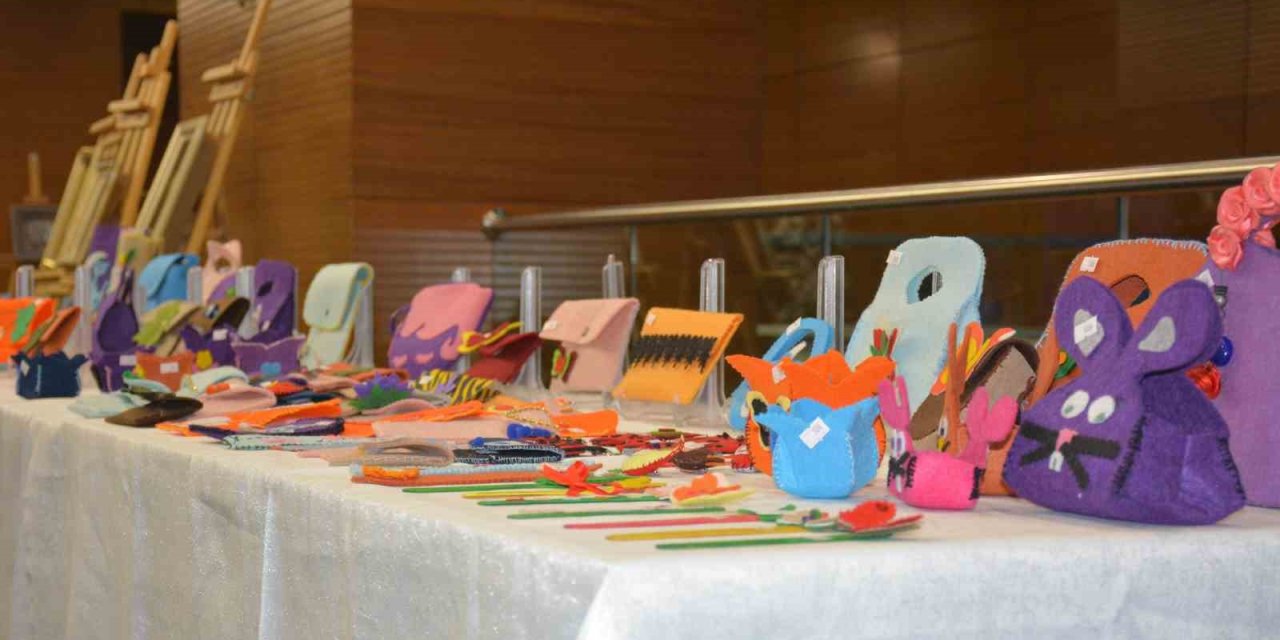 Sevgi Evleri’nde büyüyen 65 çocuğun el işi çalışmaları sergilendi