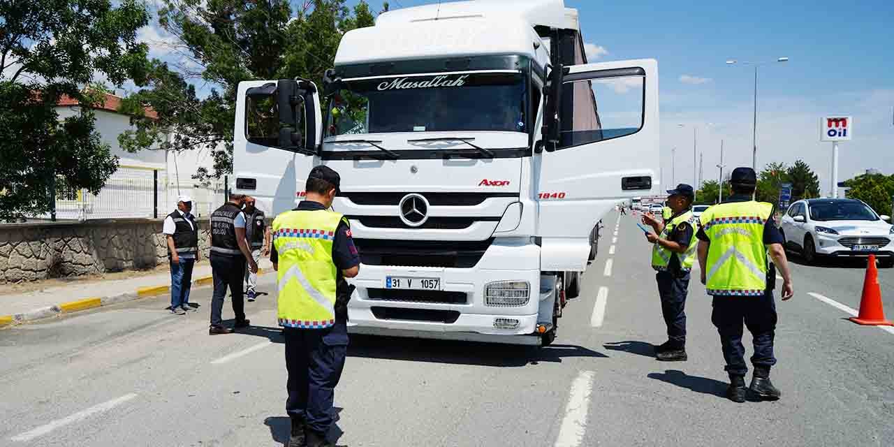 Kırıkkale’de Tırlar tek tek durduruluyor
