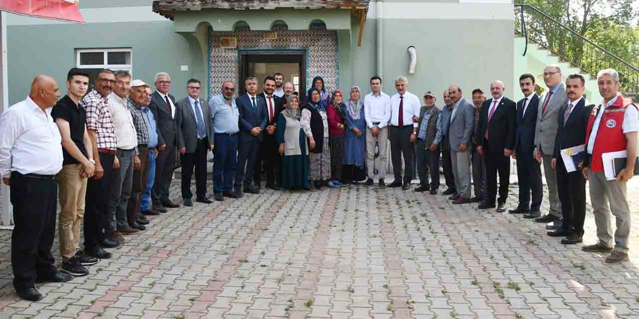 Vali Makas köylülerle buluştu