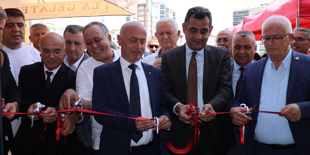 Çarşı Gross, görkemli törenle açıldı