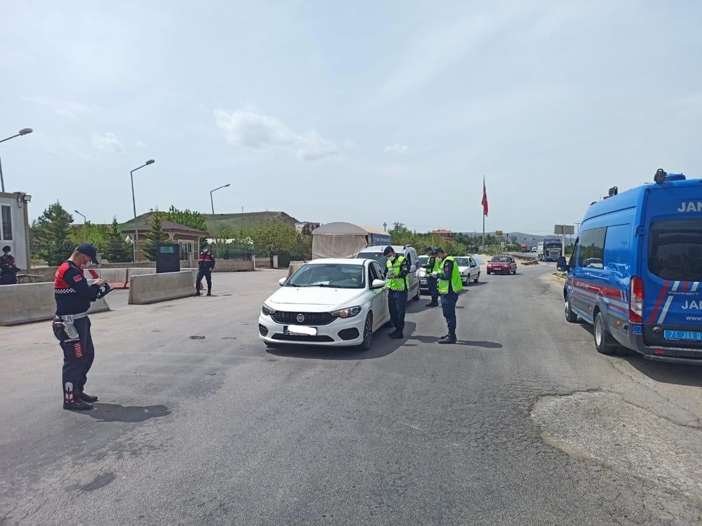 17 kişiye 53 bin 373 TL idari para cezası