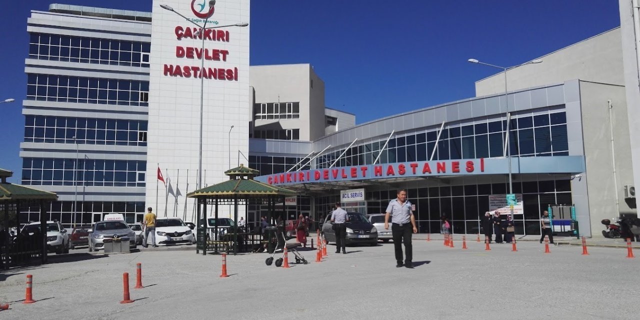 D100’de kontrolden çıkan otomobil takla attı: 1 ölü, 1 yaralı