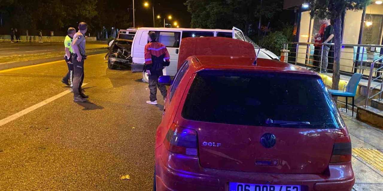 Trafik kazasında 3 kişi yaralandı