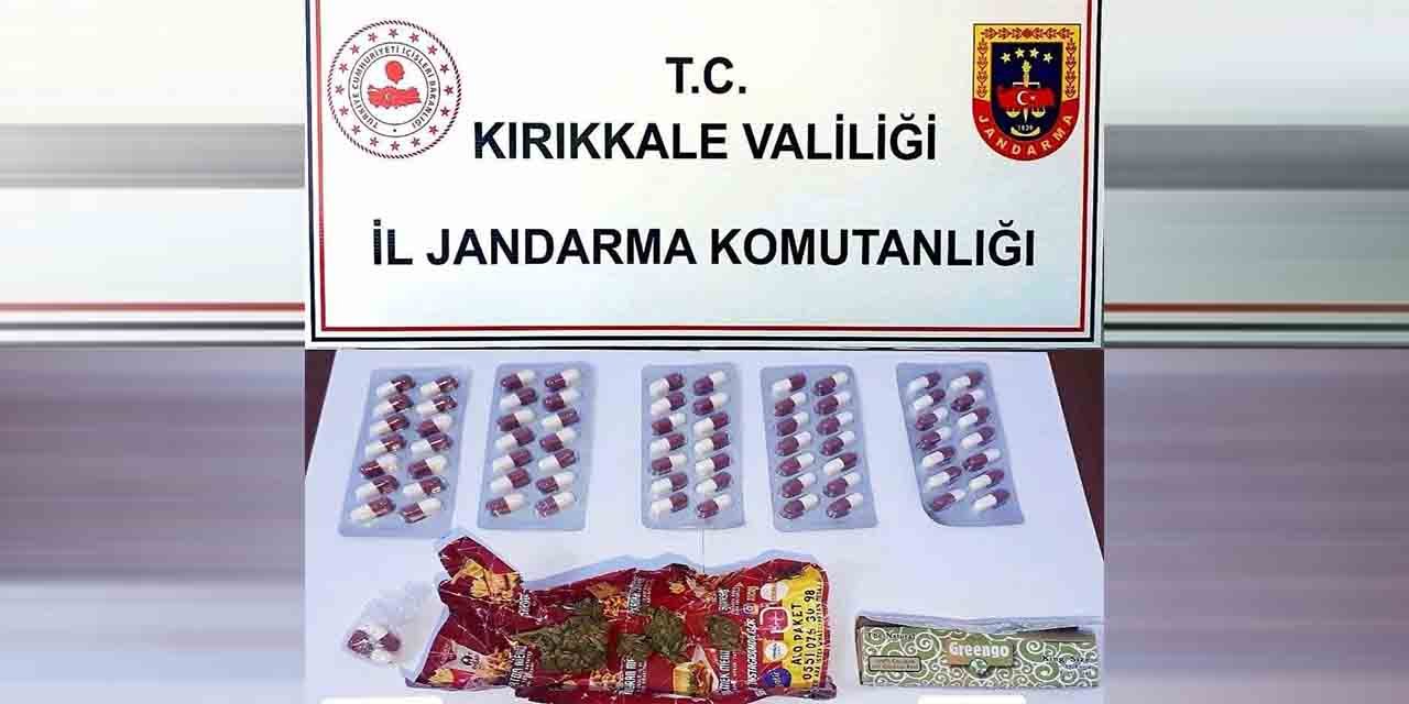 71 yaşındaki adamın aracından sentetik hap çıktı!