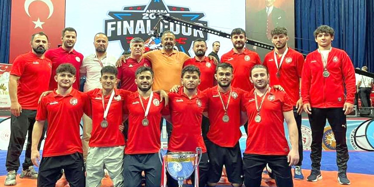 Çorum Belediyespor güreş takımı ikinci oldu