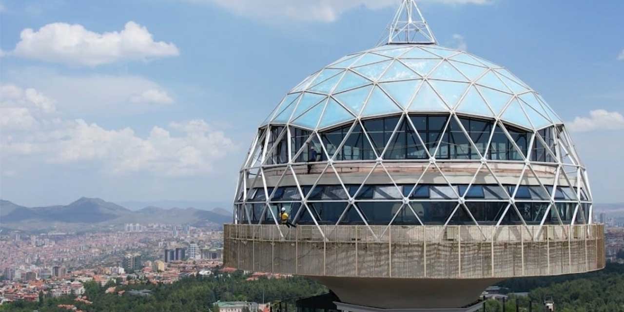 Gökdelenlerin endüstriyel dağcıları başkentin simgesi Atakule’de