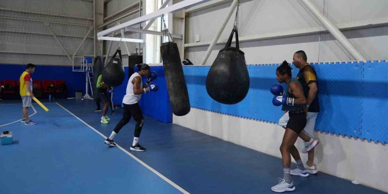Kadın Boks Milli Takımı, olimpiyatlara yabancı ülkelerle hazırlanıyor