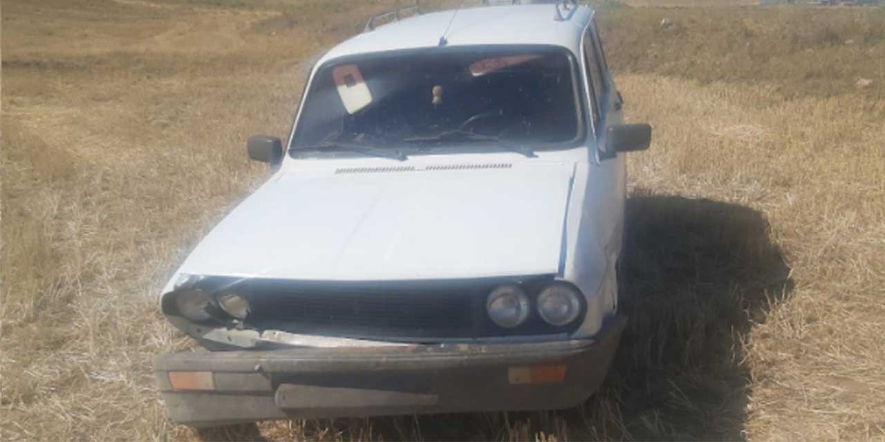 Delice-Çerikli yolunda otomobil tarlaya uçtu