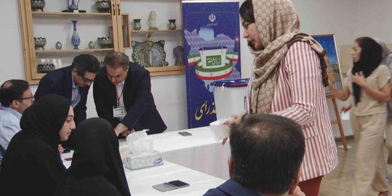 Ankara’da İran vatandaşları sandık başına gitmeye başladı