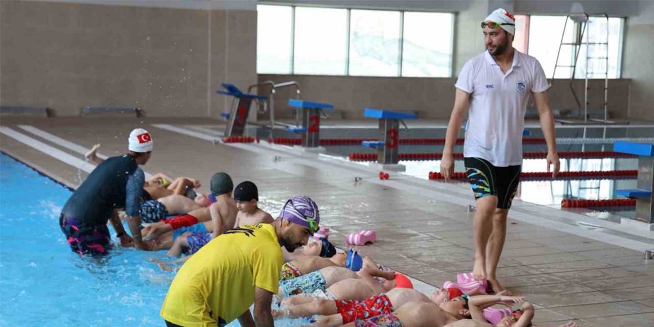 Bozkır topraklarda gençler, yüzerek sağlıklı kalıyor