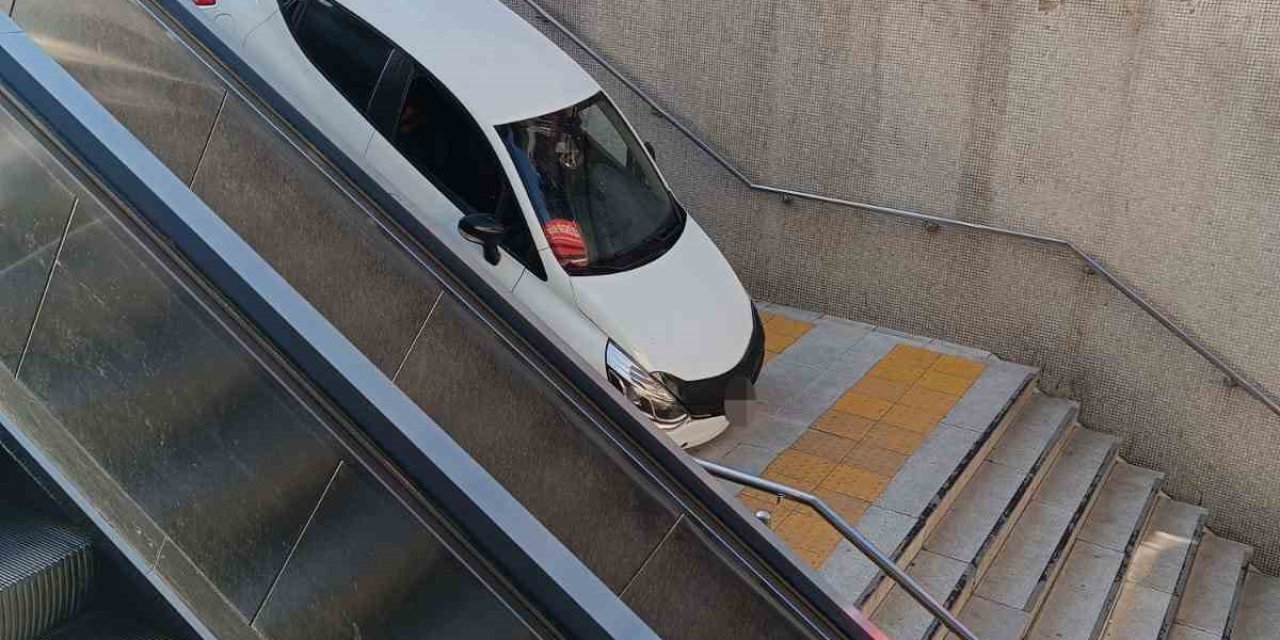 Aracıyla Kızılay metro istasyonuna uçtu