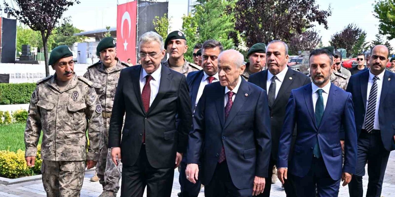 MHP Lideri Bahçeli’den Polis Özel Harekat Başkanlığına ziyaret