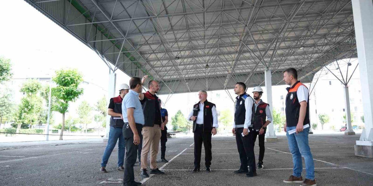 Belediye kapalı pazarlarda çadır açmaya izin vermeyecek