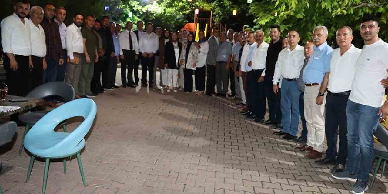 Muhtarlar belediye yönetimi ile bir araya geldi