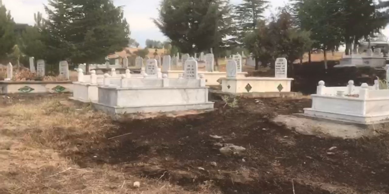 Mezarlıkta çıkan yangın söndürüldü