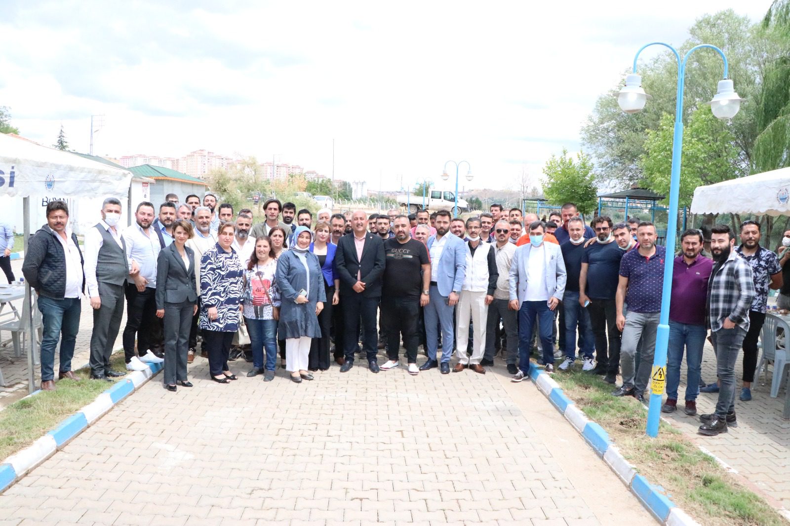 Türkyılmaz, Yenişehir esnafı ile bir araya geldi