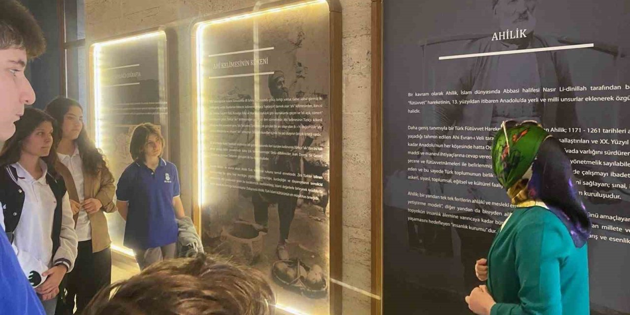 Lise öğrencileri ahiliği öğreniyor