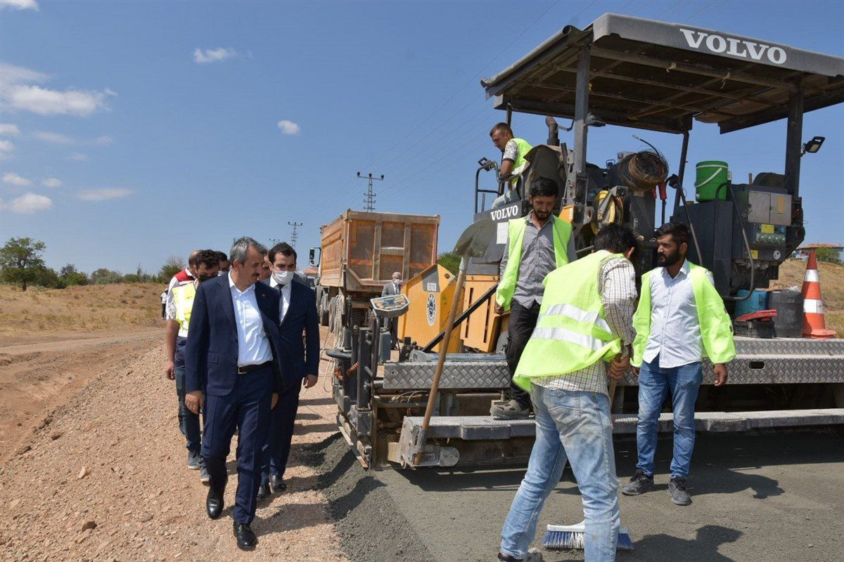 Beton yol çalışmaları devam ediyor