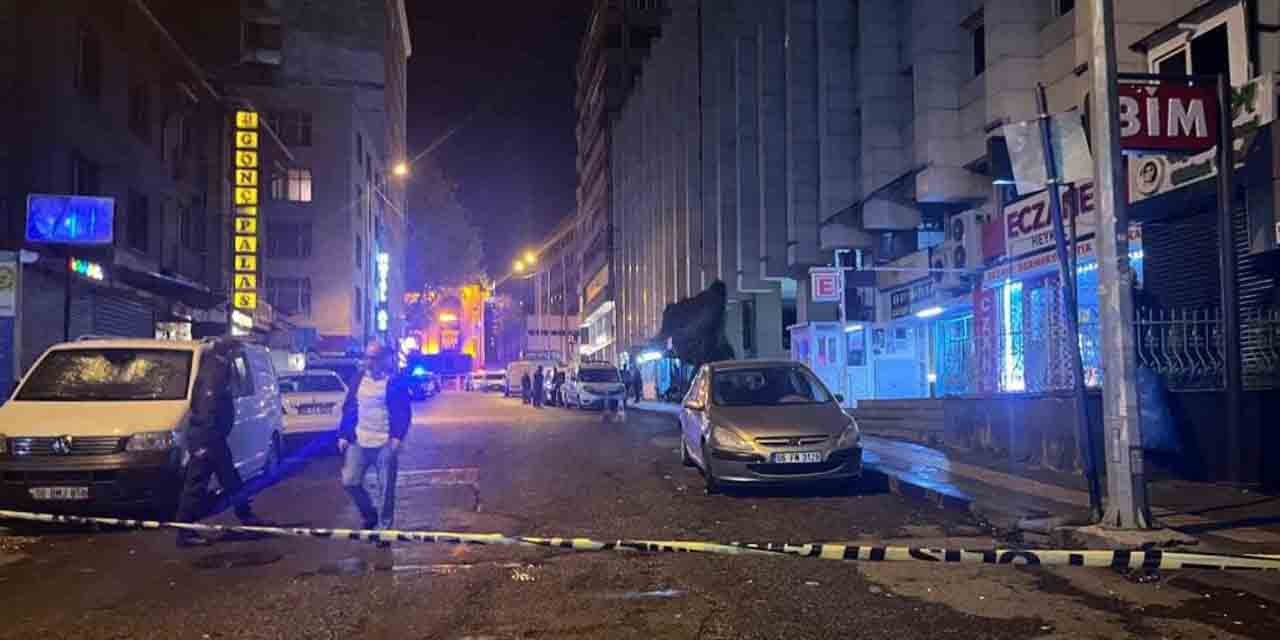 Ankara’da eğlence merkezinde bir kişi görüştüğü kadını öldürdükten sonra kendini vurdu