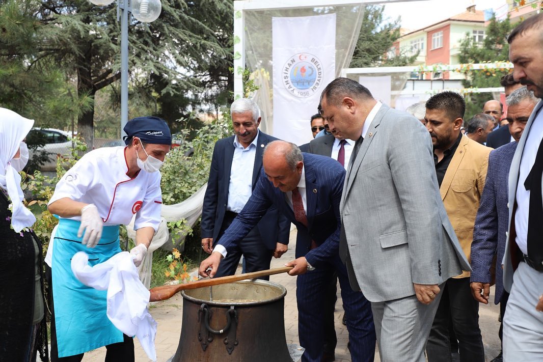 Yahşihan’da aşure ikramı