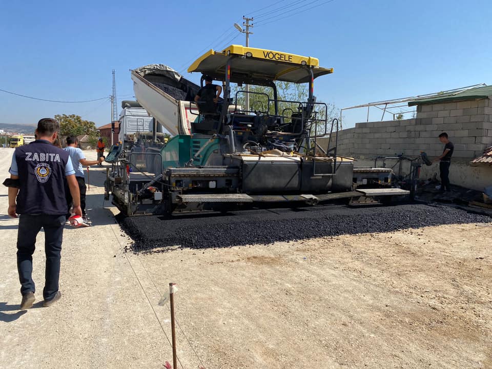 İlçeye asfalt, esnafa mazot desteği