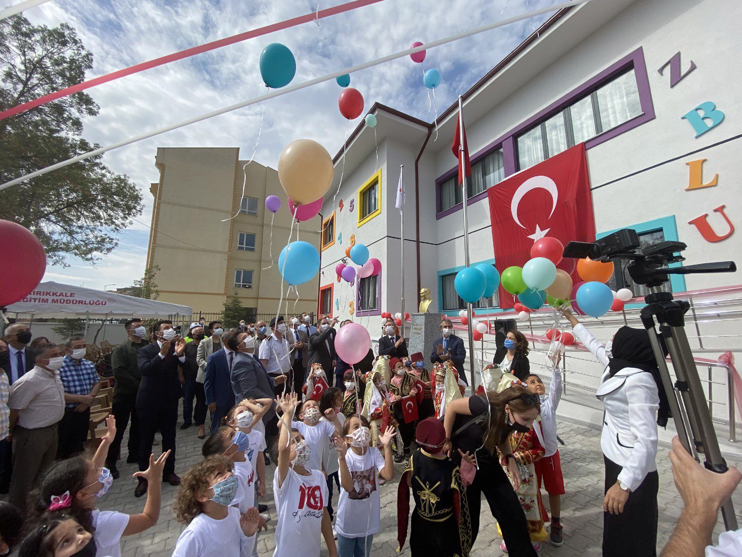 Eğitimin çağdaş toplumun en temel vazgeçilmezi