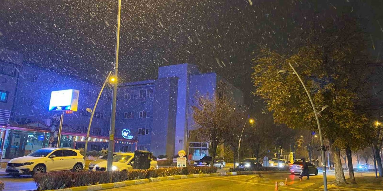 Çankırı’da kar yağışı etkili oluyor