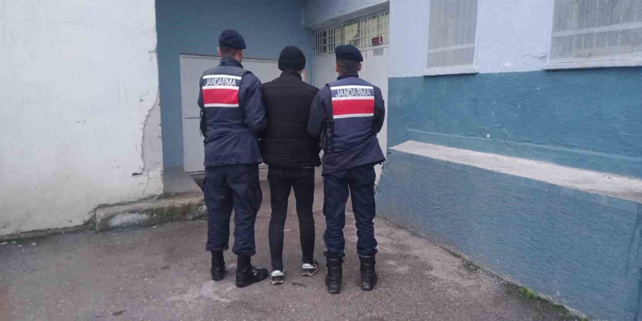 Araması bulunan hükümlü cezaevine teslim edildi