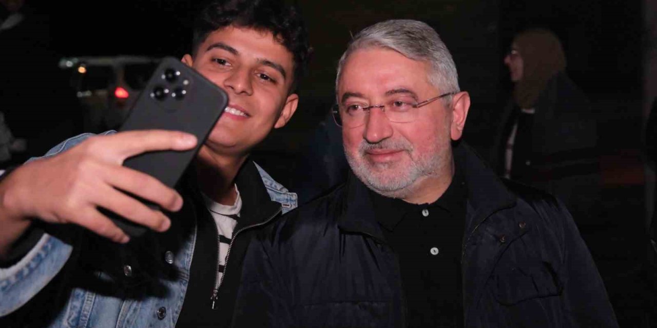 Başkan Aşgın gençlerle buluştu