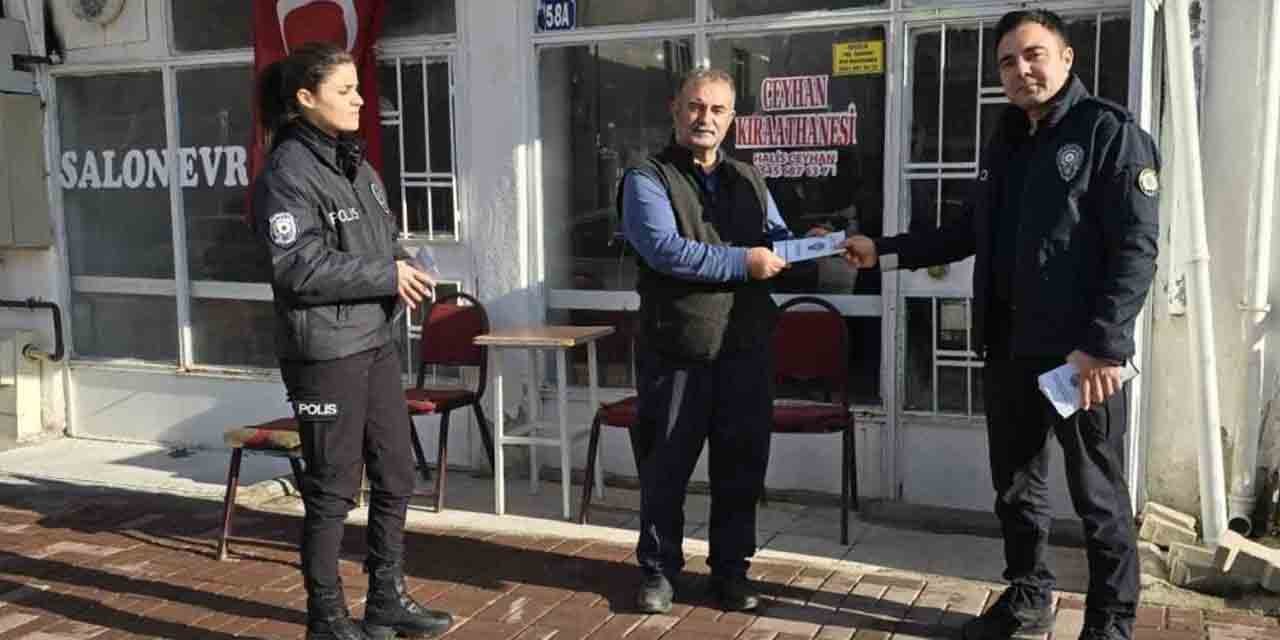 Dolandırıcılığa karşı vatandaşların bilgilendirilmesi için broşür dağıtıldı